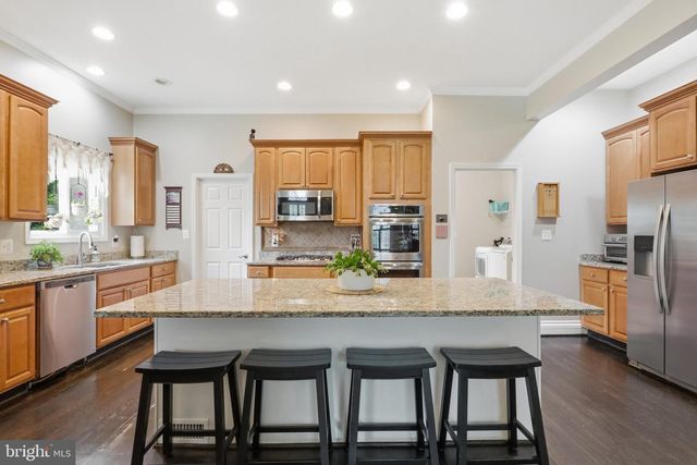 232 MARYLAND AVE, Hamilton, VA 20158