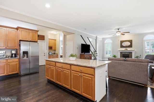 232 MARYLAND AVE, Hamilton, VA 20158