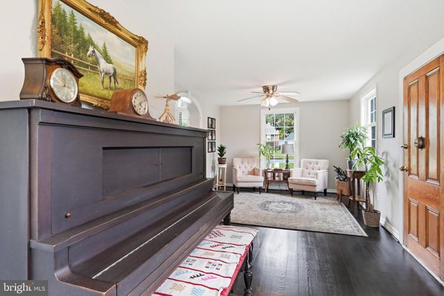 232 MARYLAND AVE, Hamilton, VA 20158