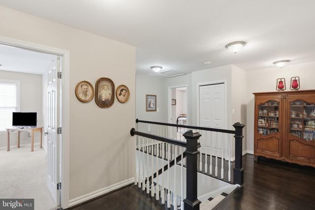 232 MARYLAND AVE, Hamilton, VA 20158