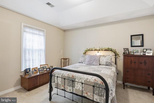232 MARYLAND AVE, Hamilton, VA 20158