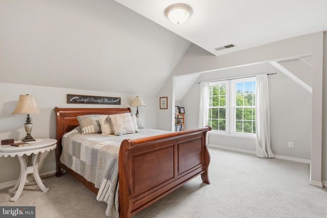 232 MARYLAND AVE, Hamilton, VA 20158
