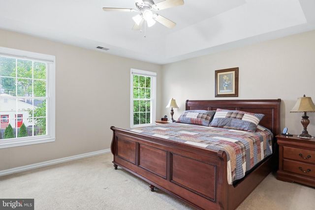232 MARYLAND AVE, Hamilton, VA 20158