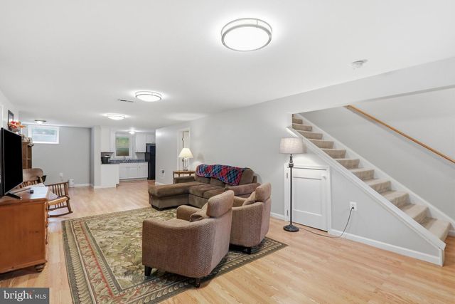 232 MARYLAND AVE, Hamilton, VA 20158