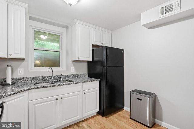 232 MARYLAND AVE, Hamilton, VA 20158