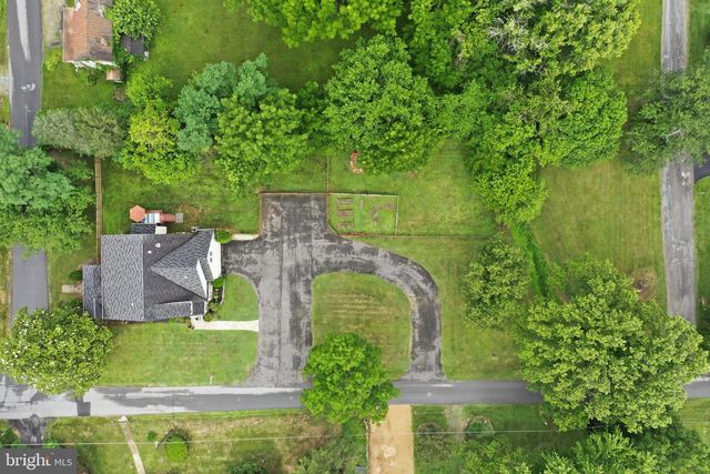 232 MARYLAND AVE, Hamilton, VA 20158
