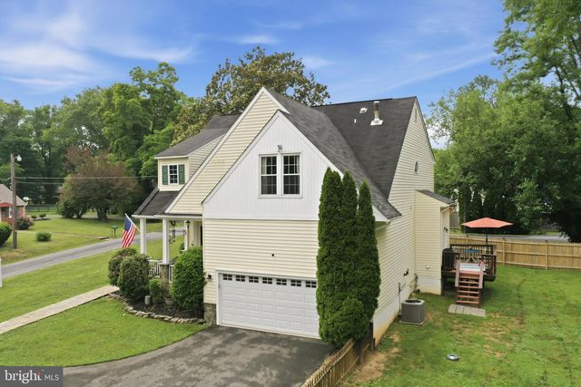 232 MARYLAND AVE, Hamilton, VA 20158