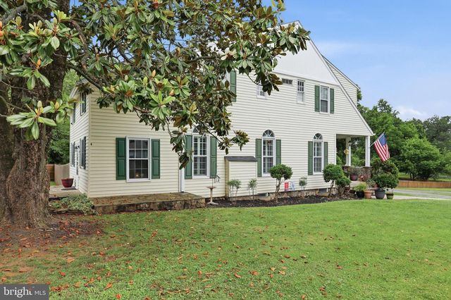 232 MARYLAND AVE, Hamilton, VA 20158