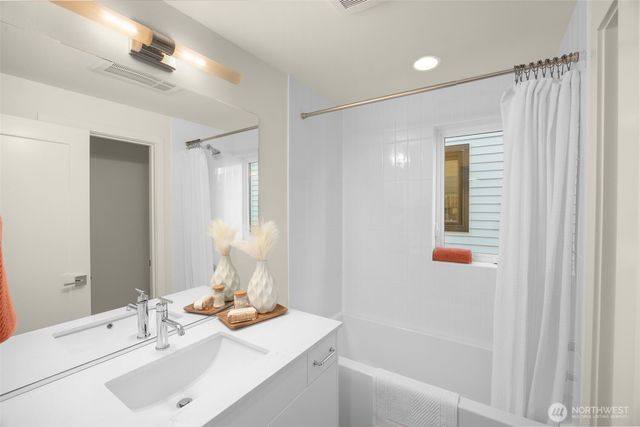 8313 C 12th Avenue NW, Seattle, WA 98117