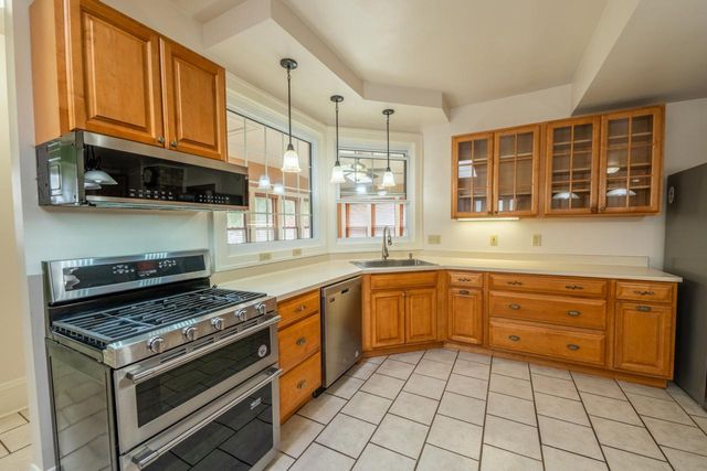 809 Richards AVENUE, Watertown, WI 53094