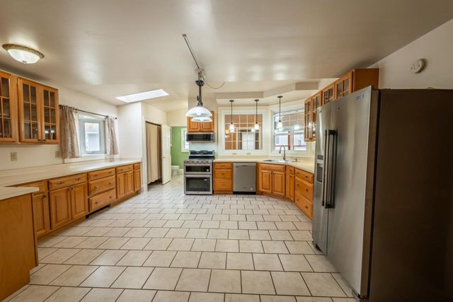 809 Richards AVENUE, Watertown, WI 53094