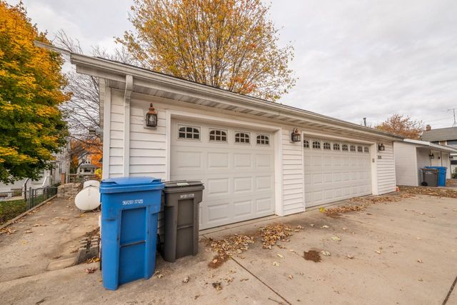 809 Richards AVENUE, Watertown, WI 53094