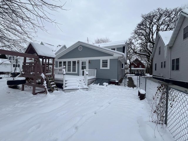 809 Richards AVENUE, Watertown, WI 53094