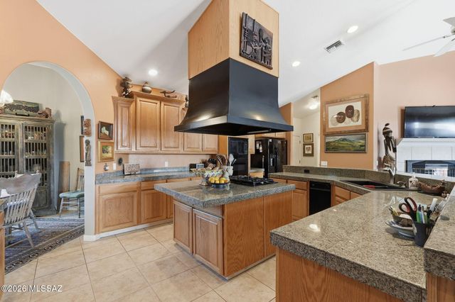 1731 W Placita De La Escalera, Sahuarita, AZ 85629