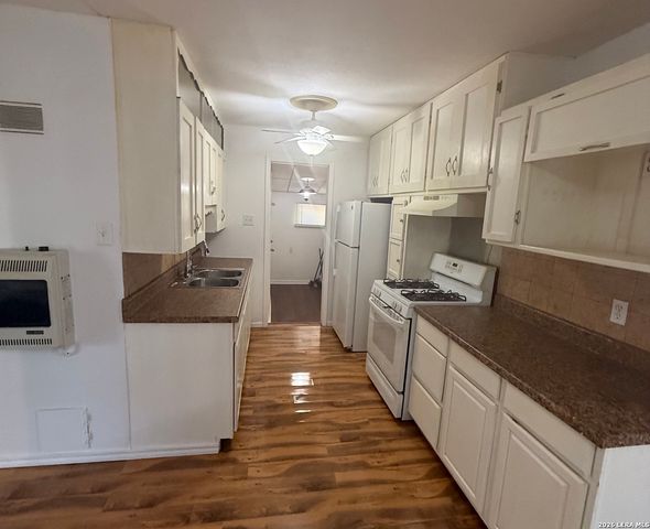126 WAYFARER PL, San Antonio, TX 78242