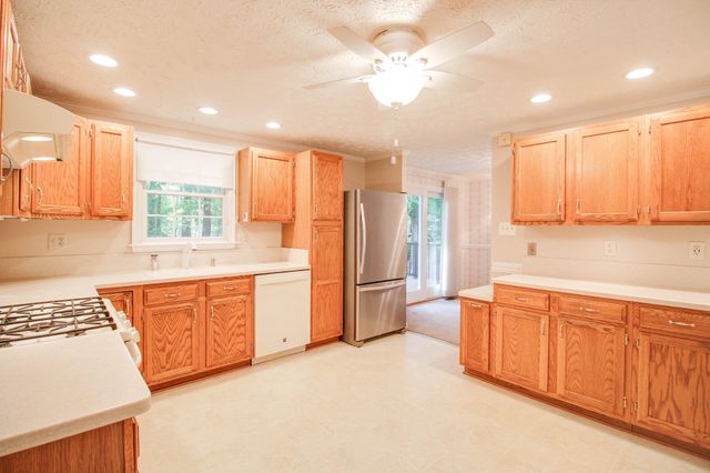 1010 HILTON AVE, Catonsville, MD 21228