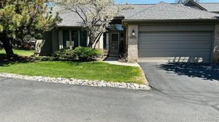 33779 Vista Drive, Farmington Hills, MI 48331