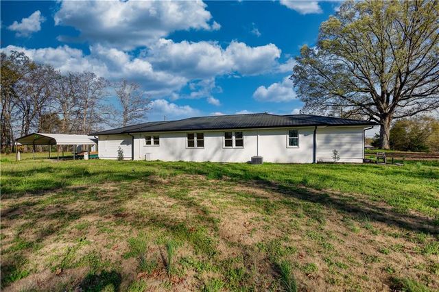 10 Wolfskin Road, Arnoldsville, GA 30619
