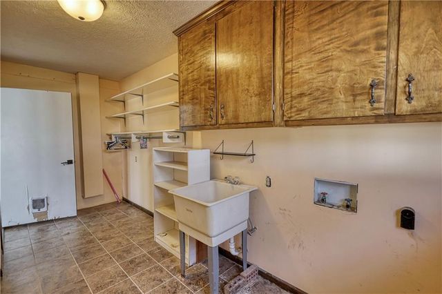 10 Wolfskin Road, Arnoldsville, GA 30619