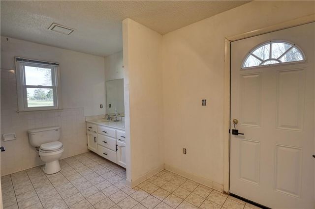 10 Wolfskin Road, Arnoldsville, GA 30619