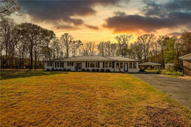 10 Wolfskin Road, Arnoldsville, GA 30619