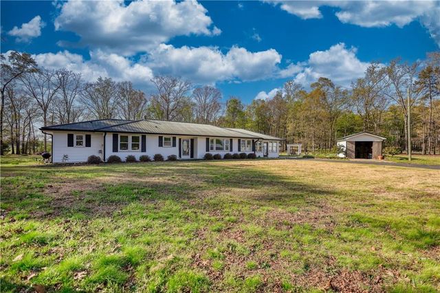 10 Wolfskin Road, Arnoldsville, GA 30619