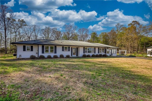10 Wolfskin Road, Arnoldsville, GA 30619