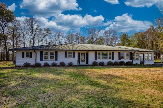 10 Wolfskin Road, Arnoldsville, GA 30619