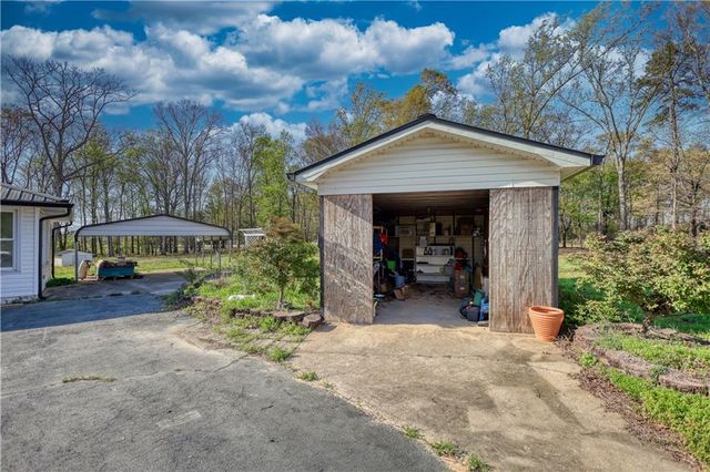 10 Wolfskin Road, Arnoldsville, GA 30619