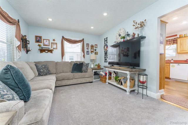 919 E Michigan Avenue, Grass Lake Village, MI 49240