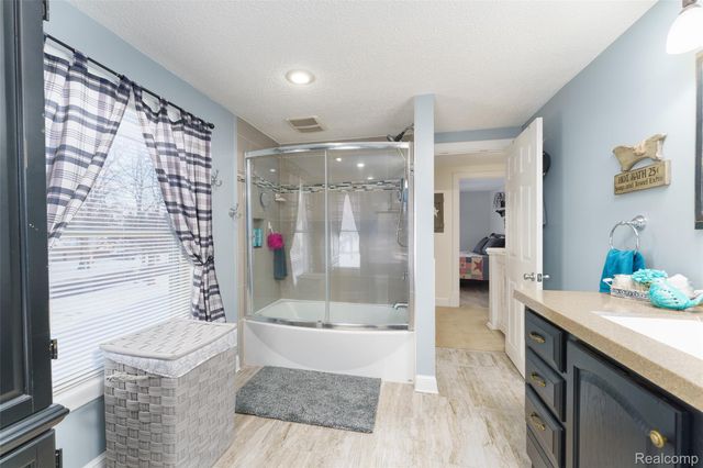 919 E Michigan Avenue, Grass Lake Village, MI 49240