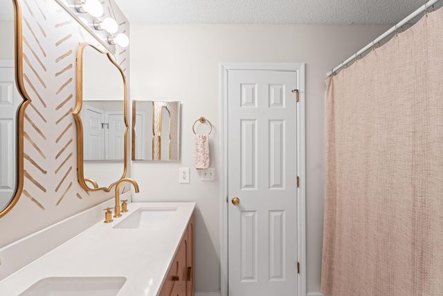 8156 Shadow Oak Drive, North Charleston, SC 29406