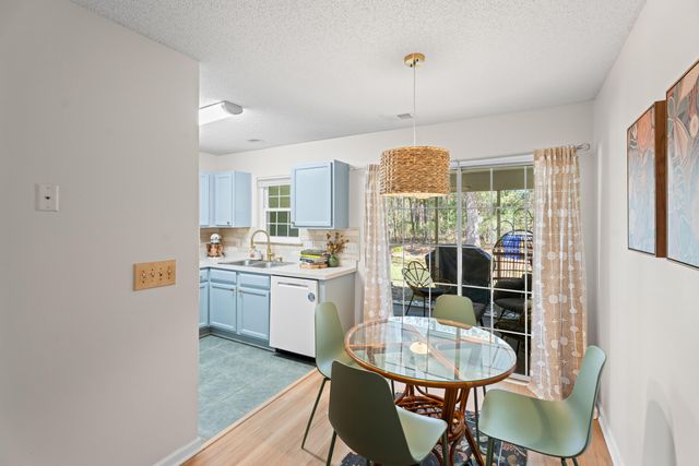 8156 Shadow Oak Drive, North Charleston, SC 29406