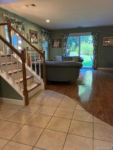 208 Erik Drive, East Setauket, NY 11733
