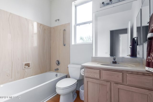 7904 W Wandering Spring Way, Tucson, AZ 85743