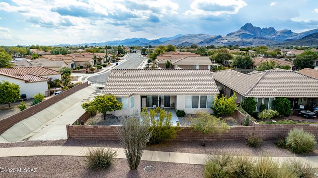 7904 W Wandering Spring Way, Tucson, AZ 85743