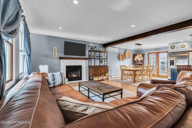 6 Lisa Drive, Brick, NJ 08724