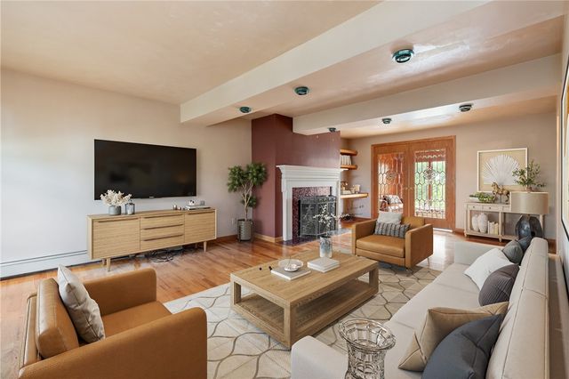 221 Summit Dr, Harrison Twp, PA 15065