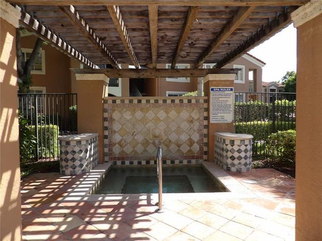 4844 N State Road 7 2304, Coconut Creek, FL 33073