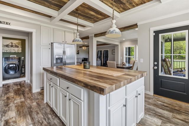 1255 Elrod Road, Somerset, KY 42503
