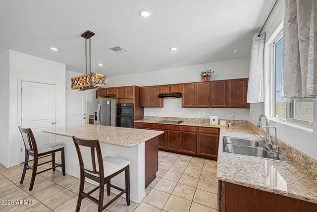 12631 W MIDWAY Avenue, Glendale, AZ 85307