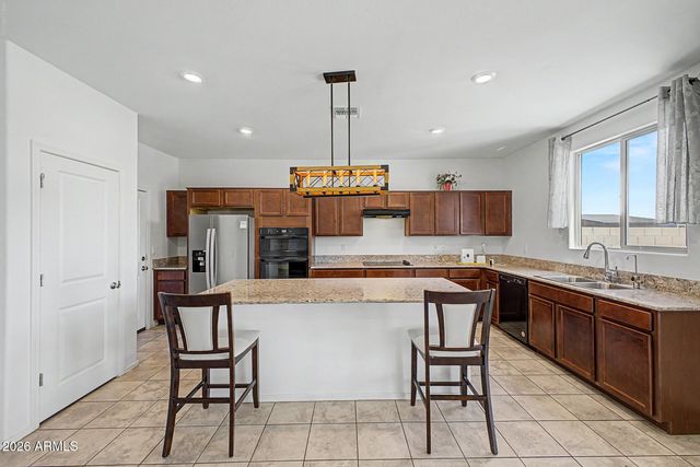 12631 W MIDWAY Avenue, Glendale, AZ 85307