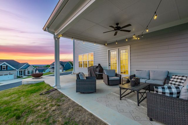 7922 Thicket Creek Lane, Ooltewah, TN 37363