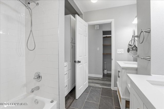 4436 E 6th Avenue, Anchorage, AK 99508