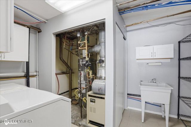 4436 E 6th Avenue, Anchorage, AK 99508