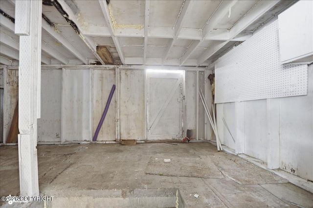 4436 E 6th Avenue, Anchorage, AK 99508