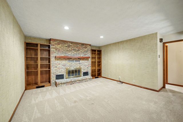 112 N Douglas Dr., Salina, KS 67401