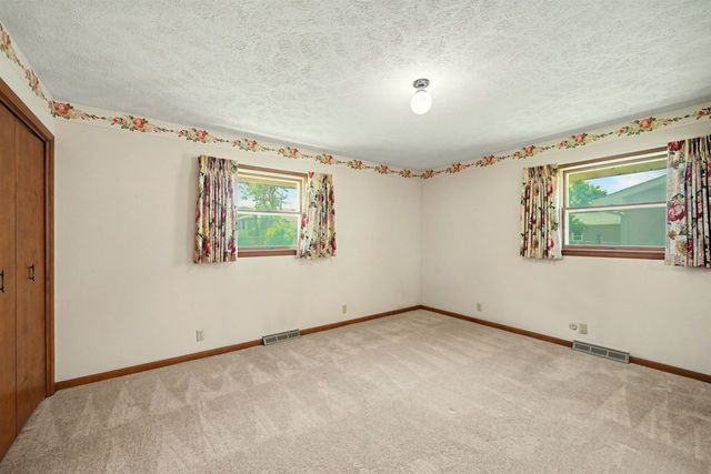 112 N Douglas Dr., Salina, KS 67401