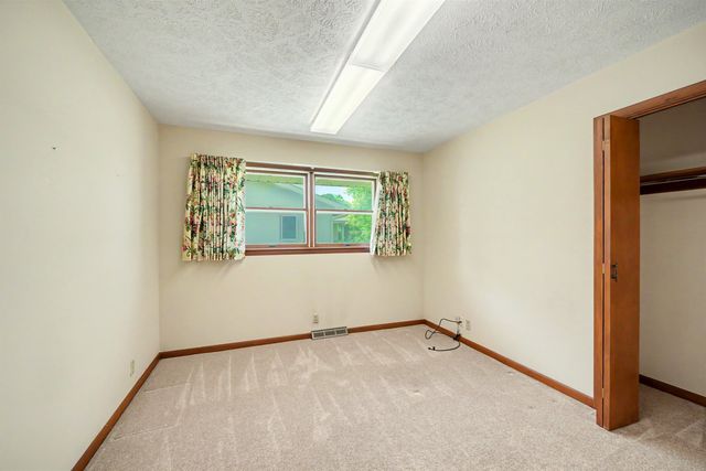 112 N Douglas Dr., Salina, KS 67401