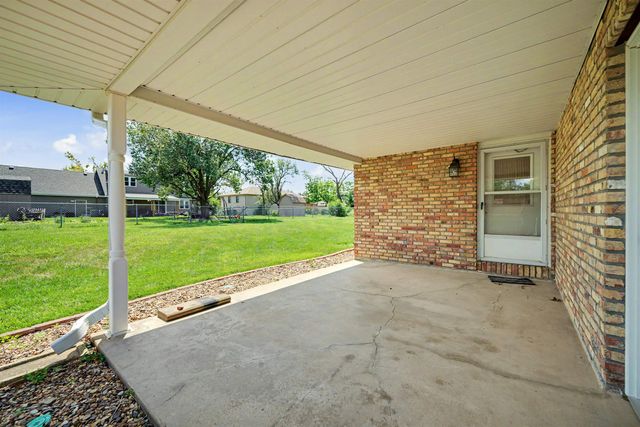 112 N Douglas Dr., Salina, KS 67401